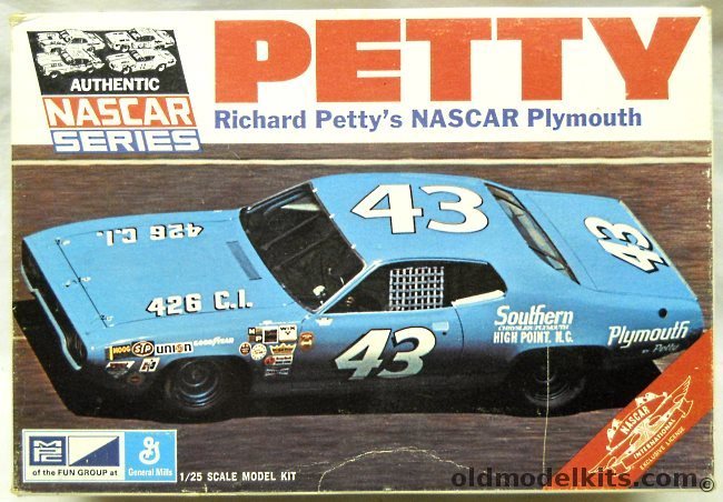 MPC 1/25 Richard Pettys NASCAR Plymouth Road Runner, 1-1701 plastic model kit